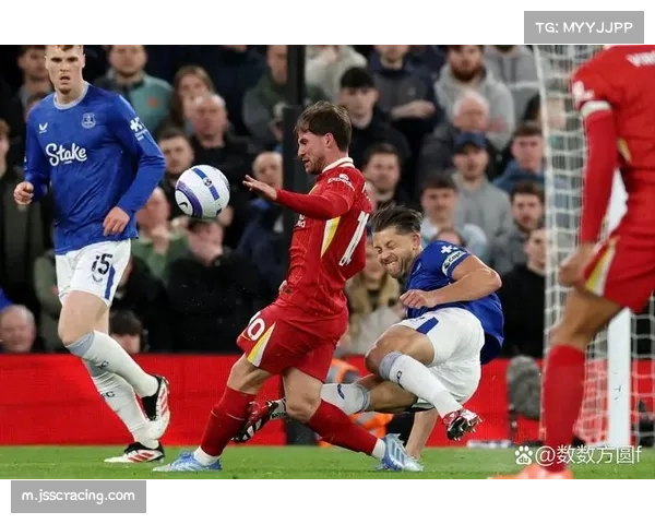 英超裁判压力管理成焦点 高强度赛事中决策稳定性